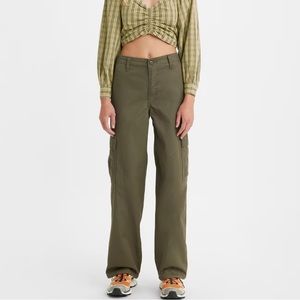 Levi’s cargo pants women’s Green 31x30 NWT